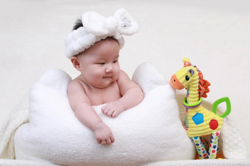 七台河宝宝打嗝吐奶怎么回事